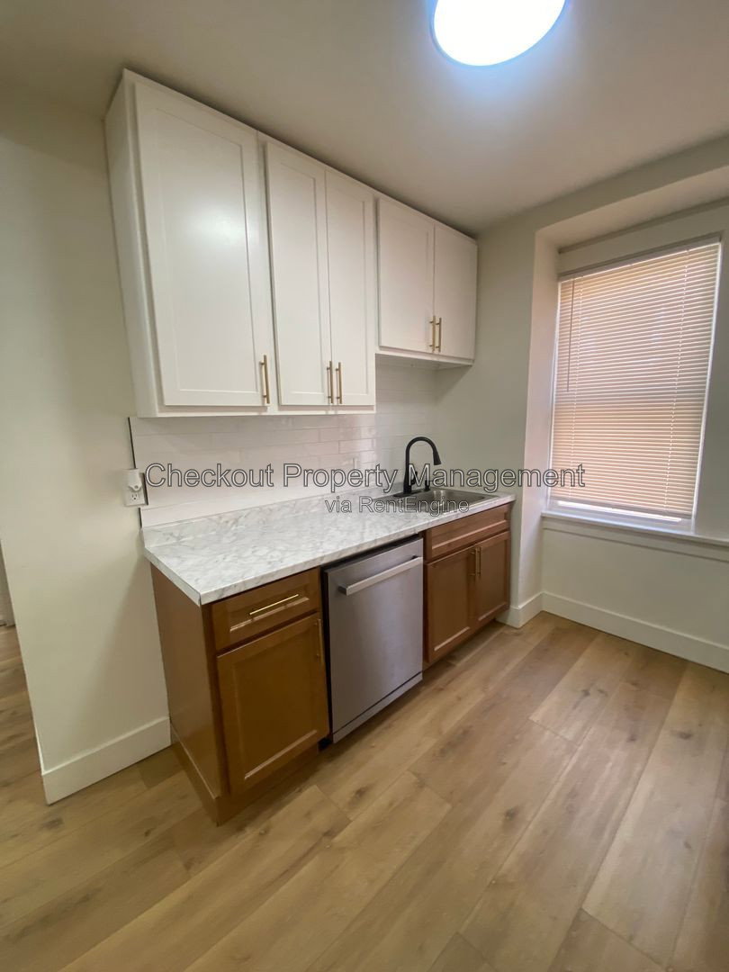 Gallery Image 0