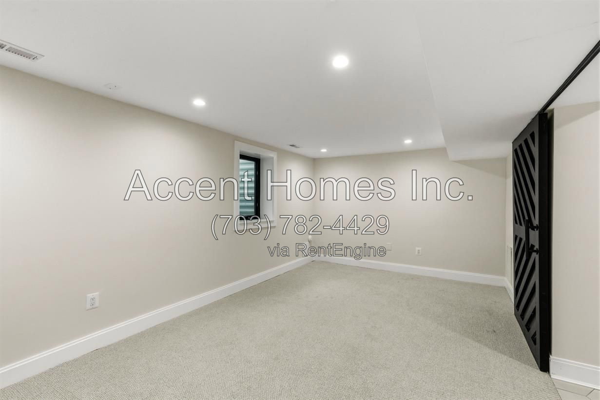 Gallery Image 32