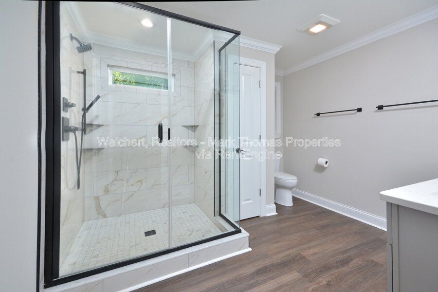 Gallery Image 19