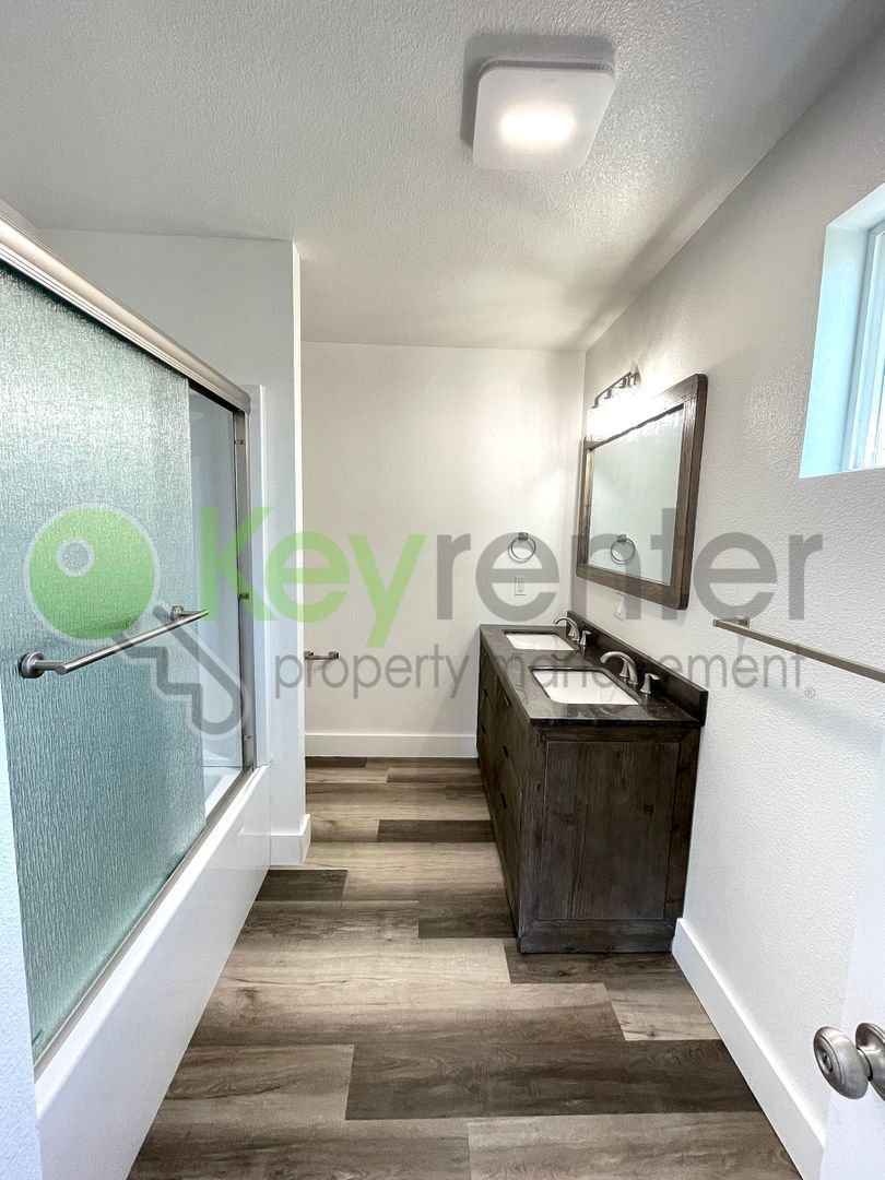Gallery Image 18