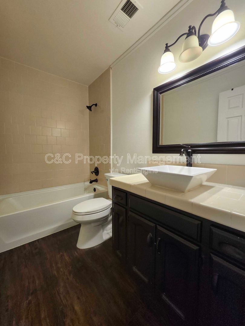 Gallery Image 9