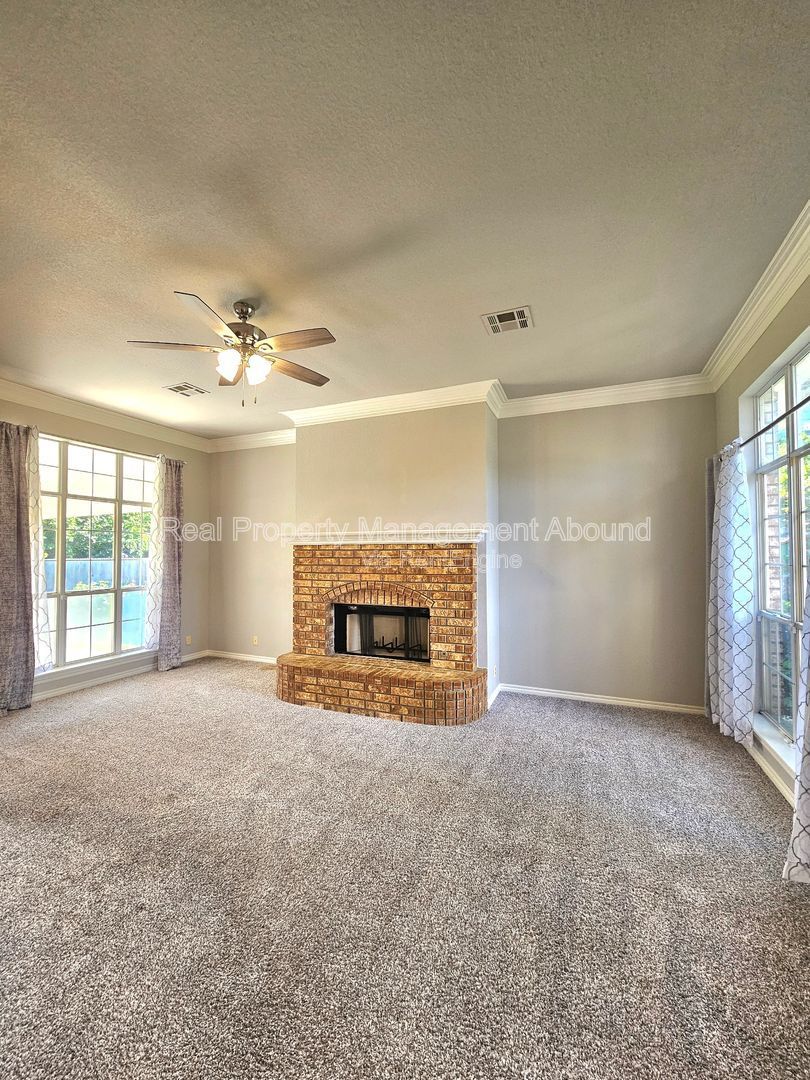 Gallery Image 13