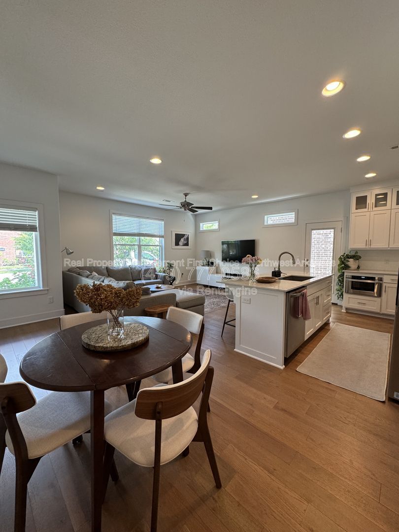 Gallery Image 13