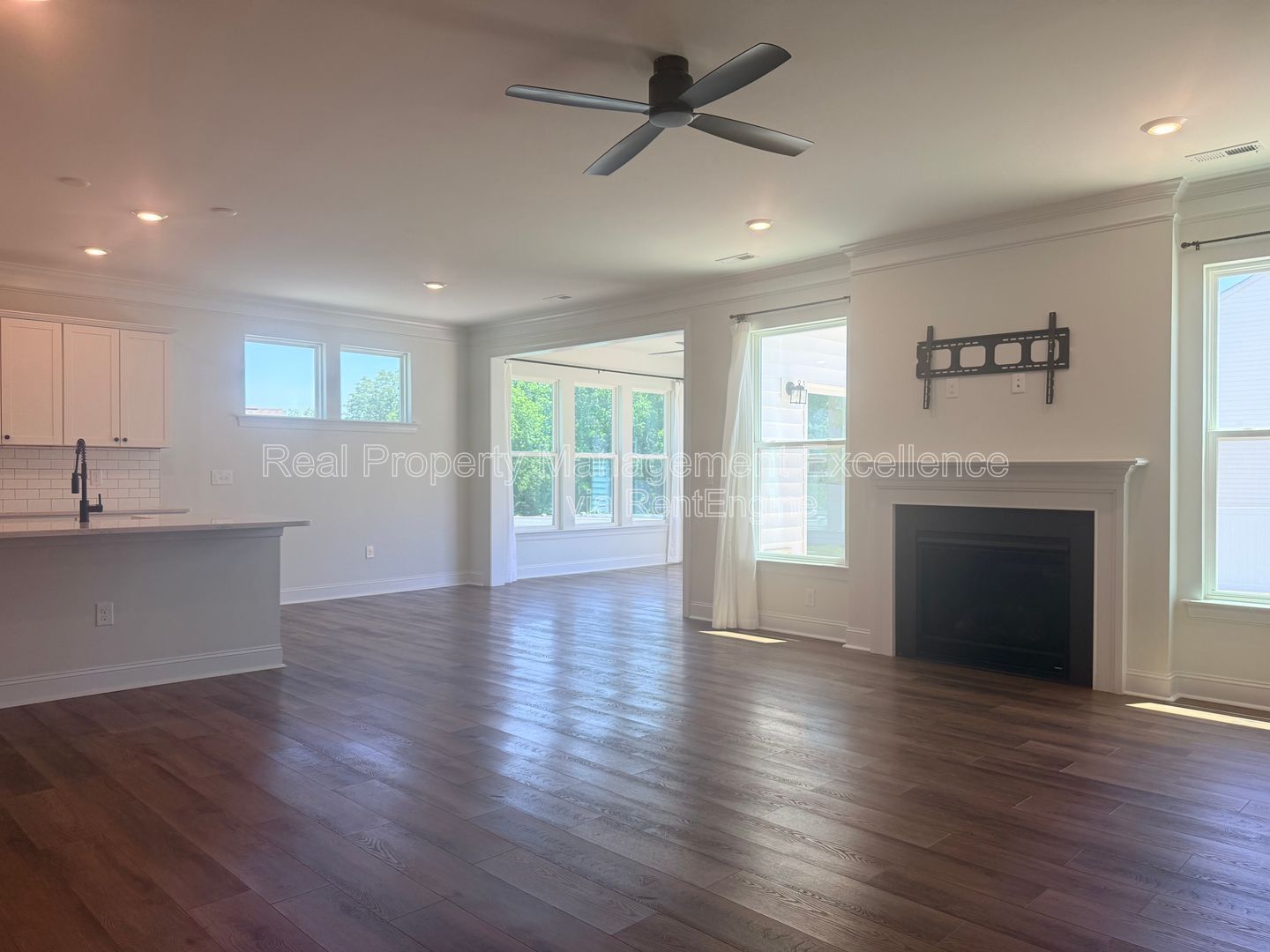 Gallery Image 18