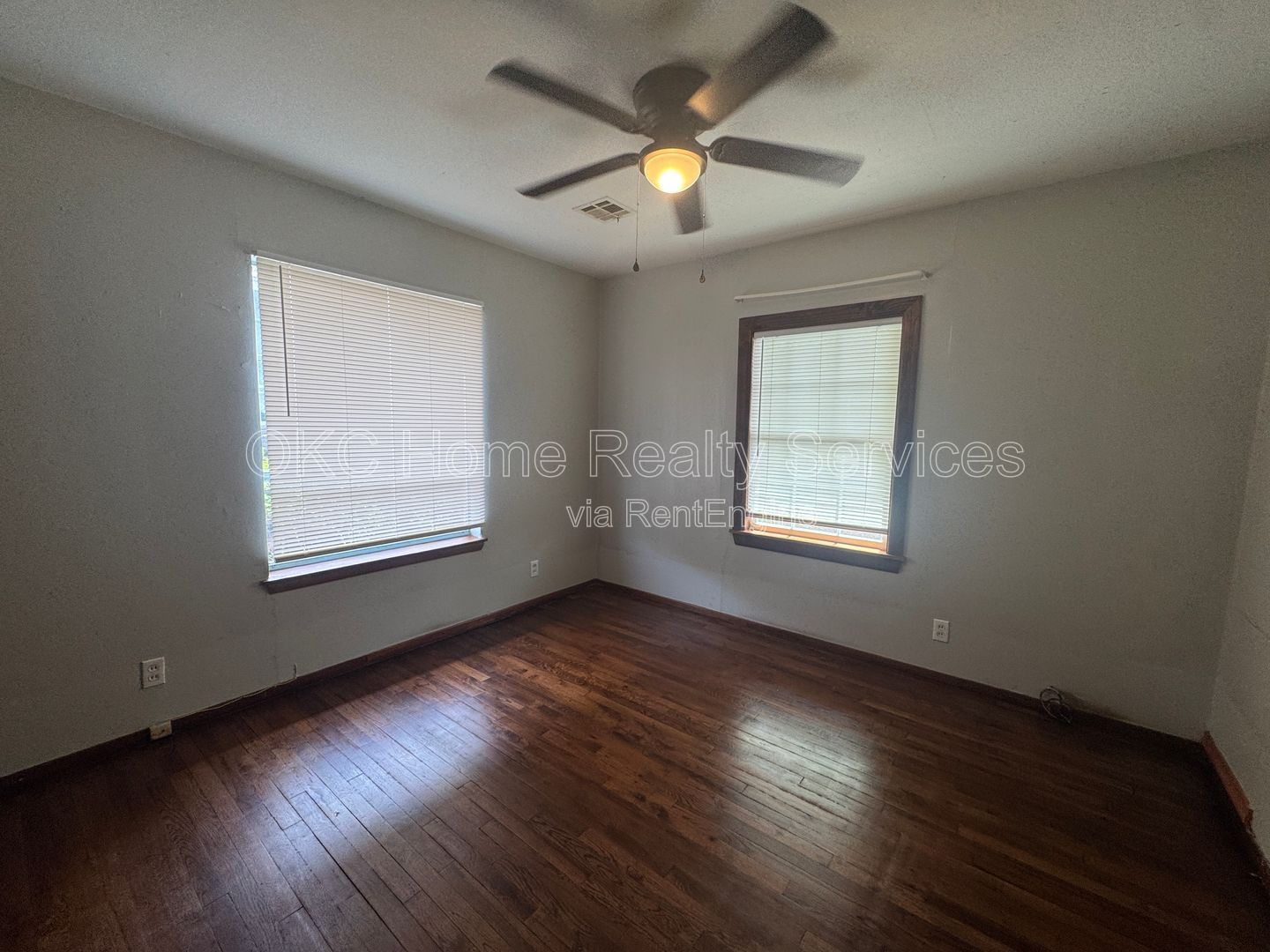 Gallery Image 0