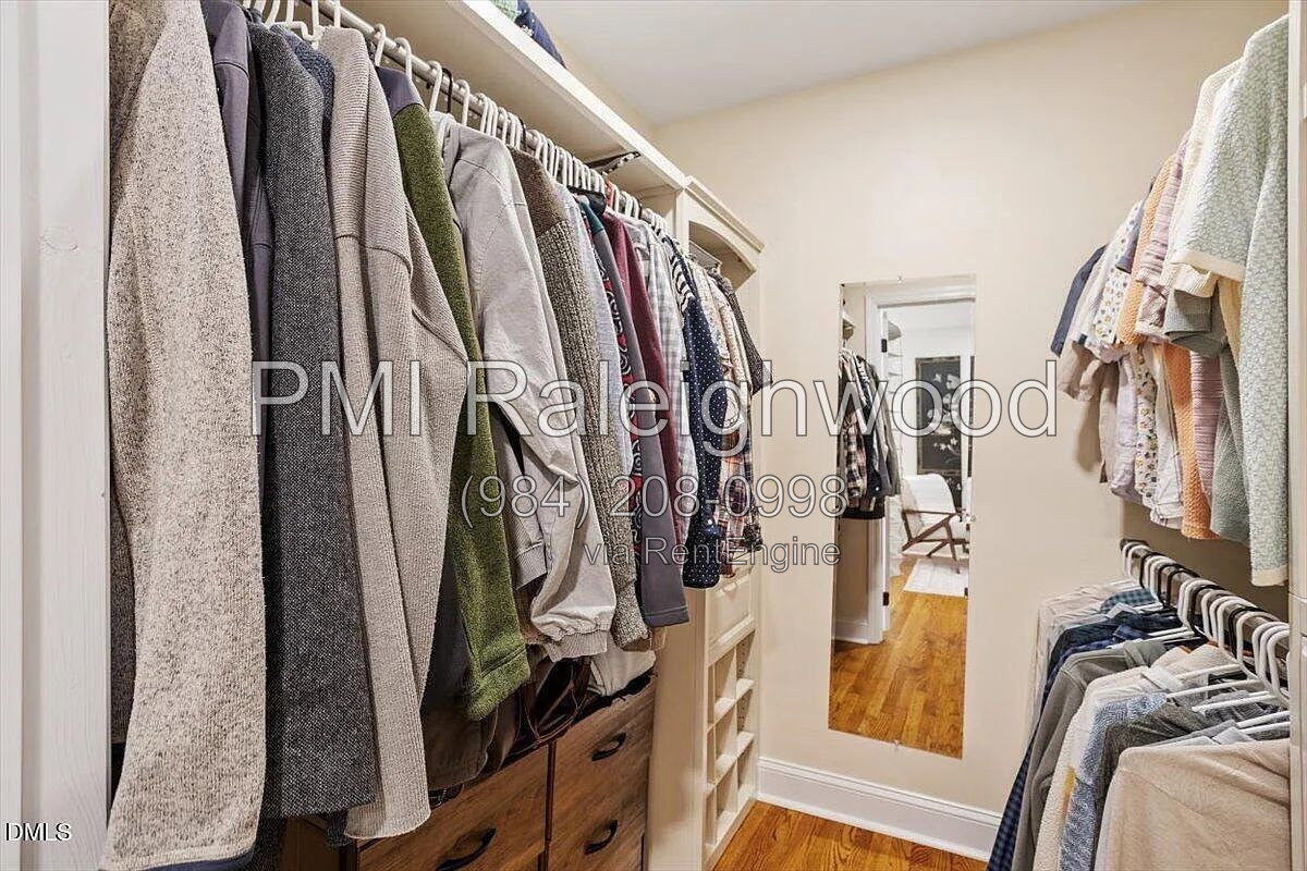 Gallery Image 18