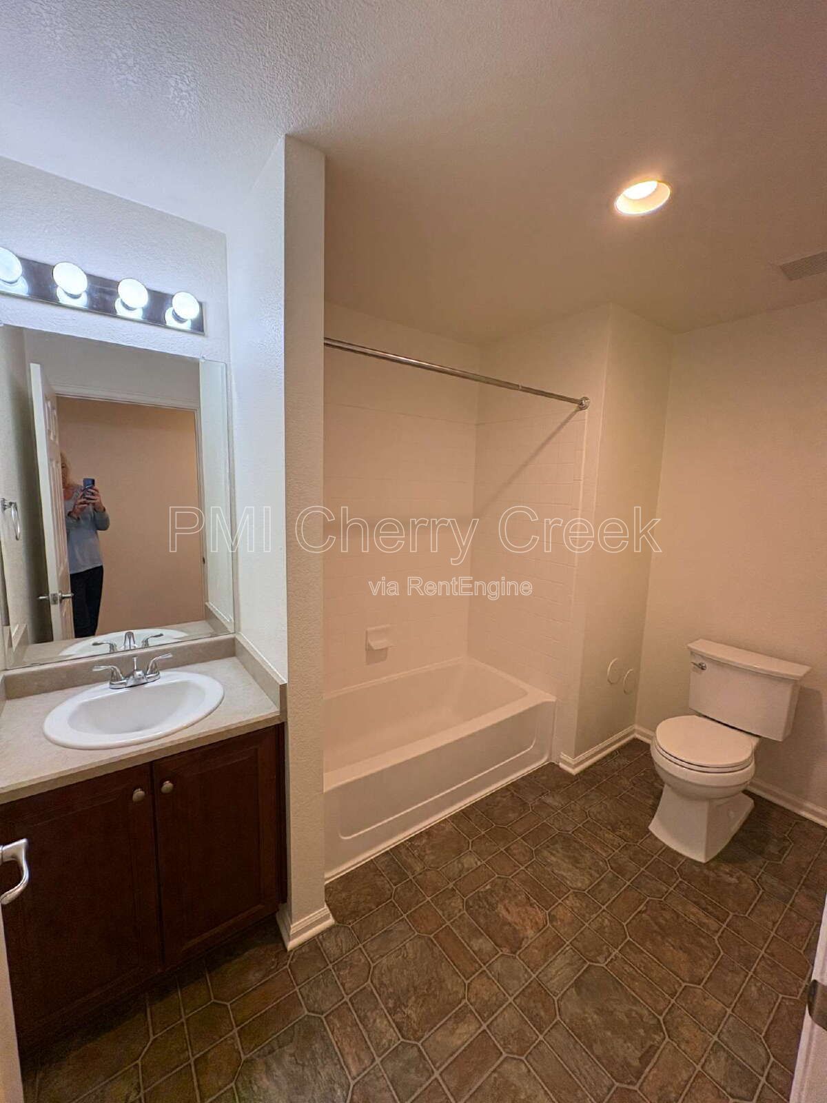 Gallery Image 22