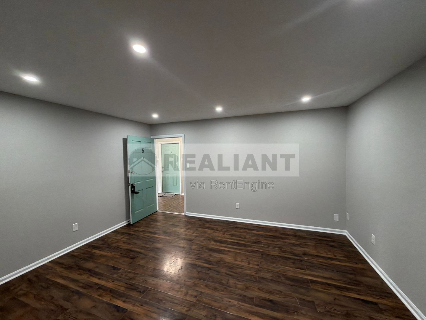 Gallery Image 0