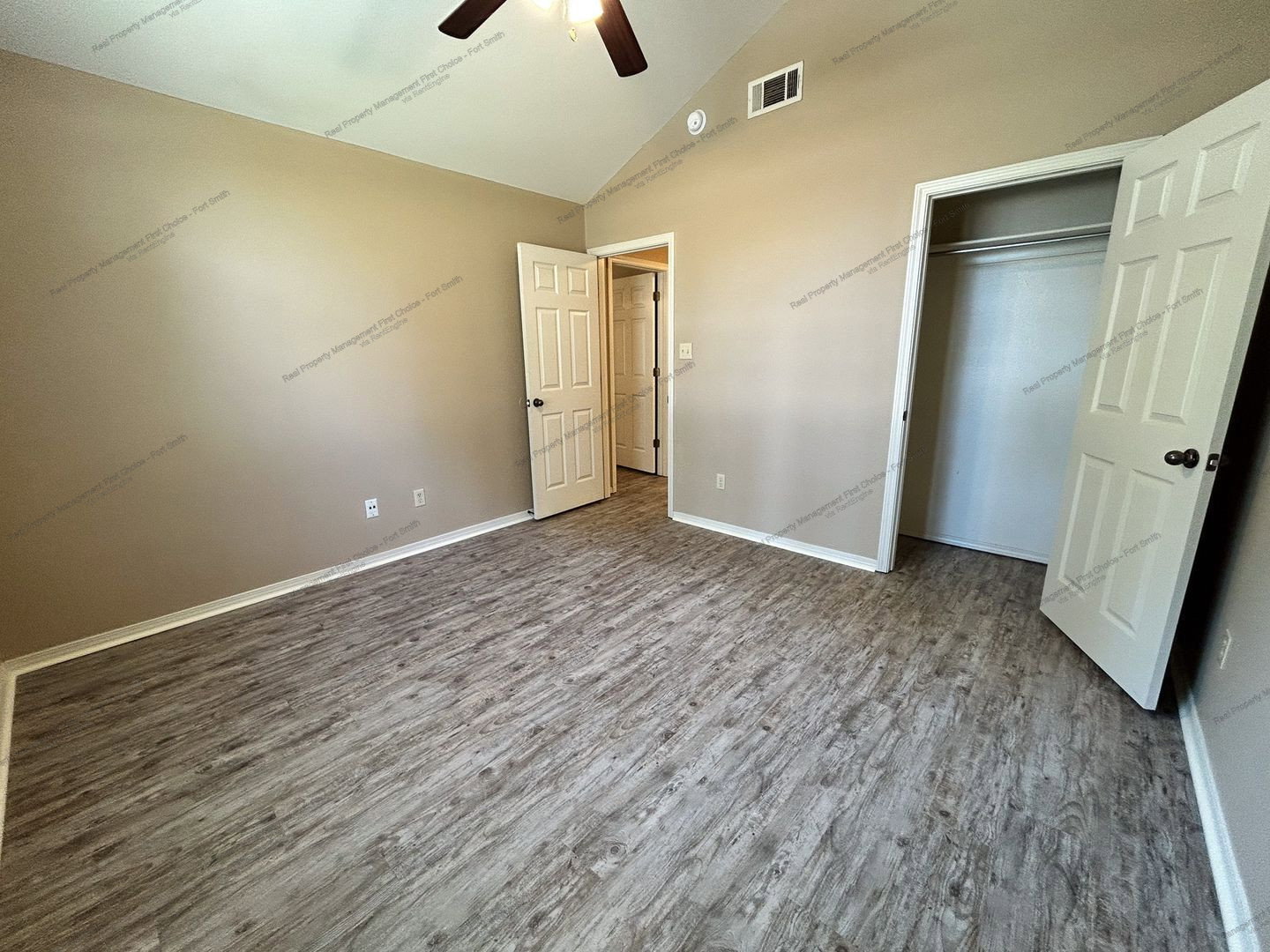 Gallery Image 16
