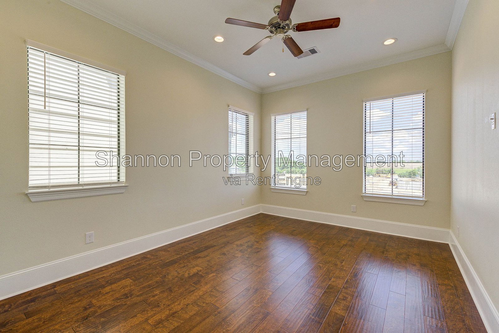 Gallery Image 16