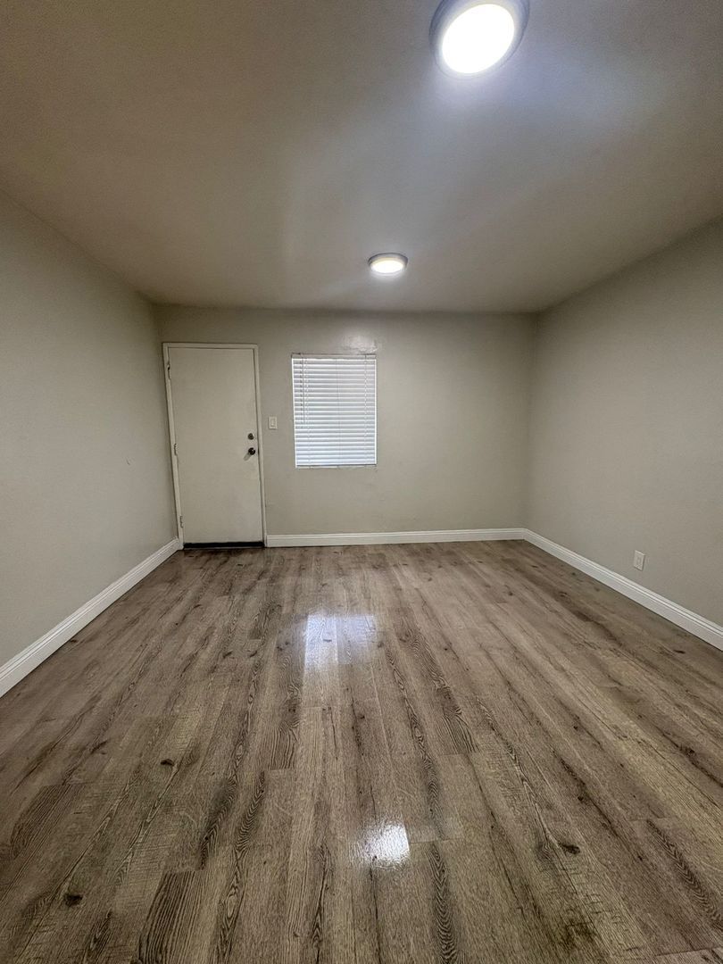 Gallery Image 0