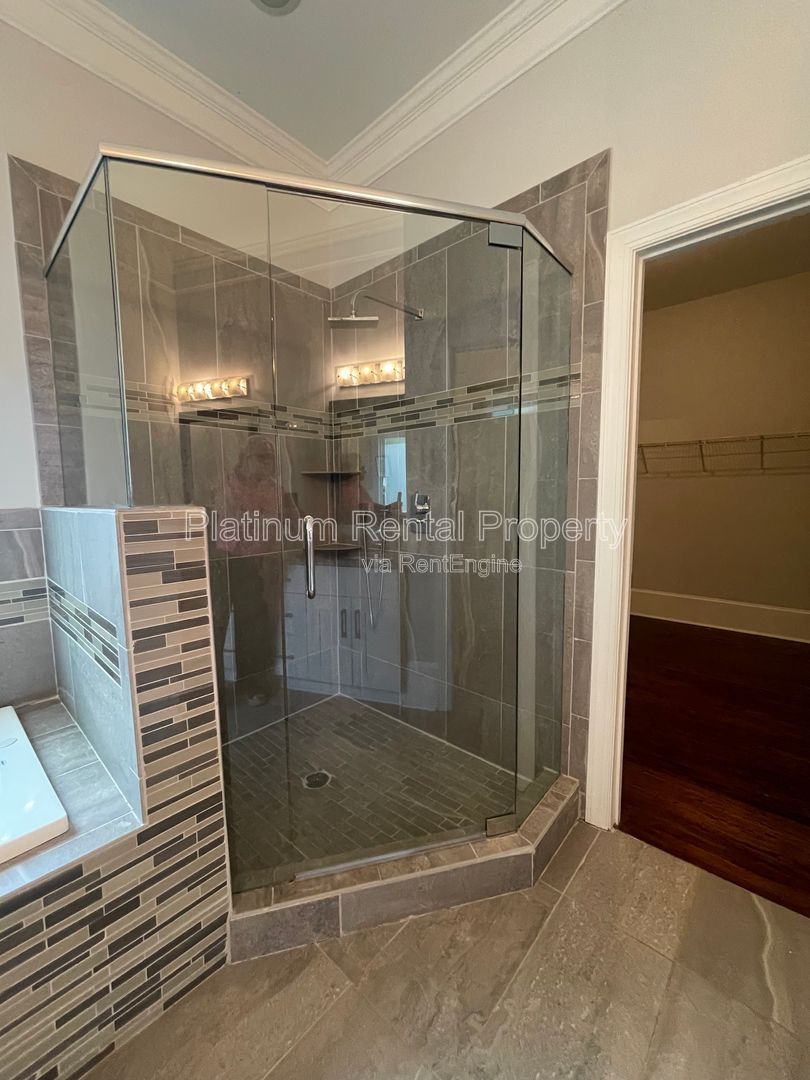Gallery Image 37