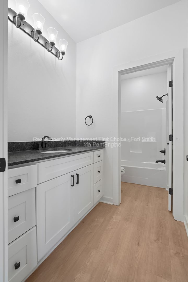 Gallery Image 17