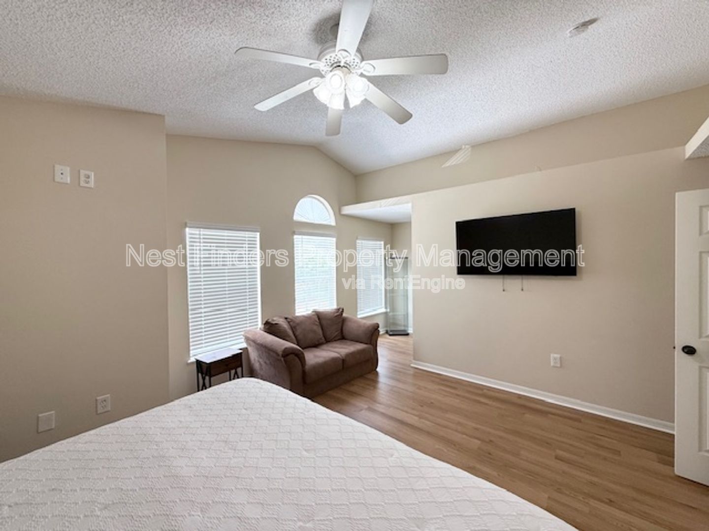 Gallery Image 19