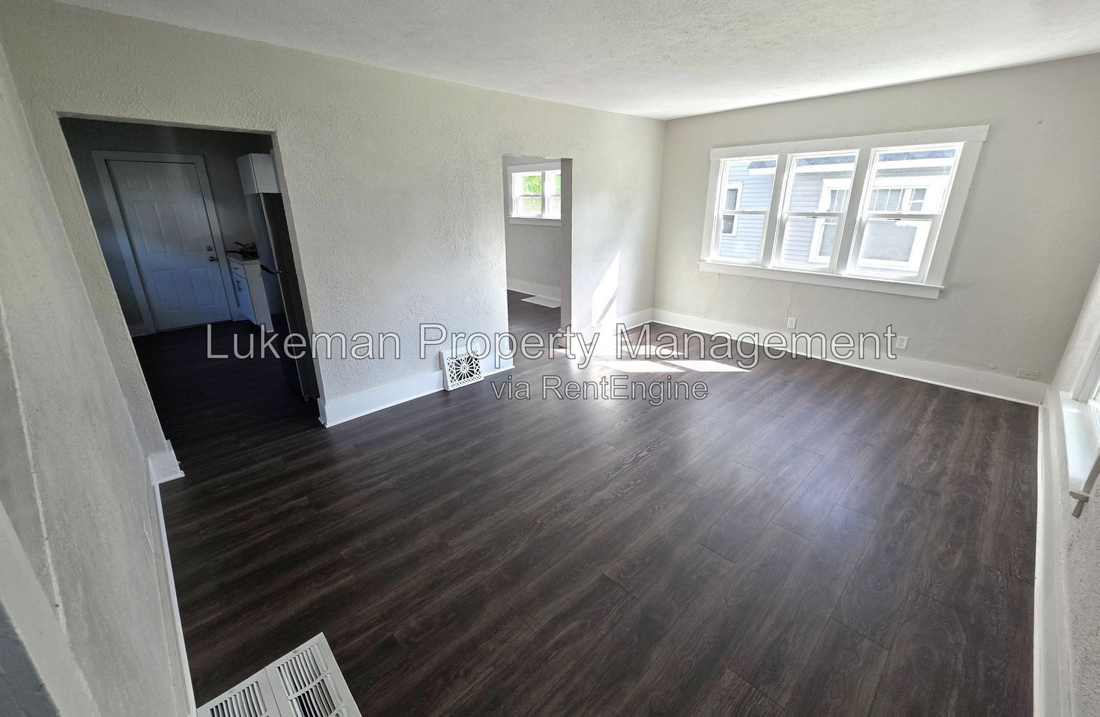 Gallery Image 0