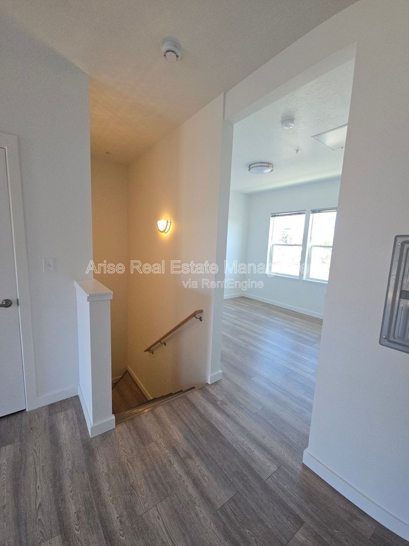 Gallery Image 0