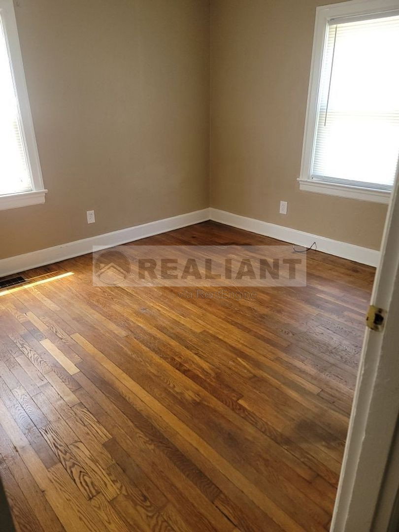 Gallery Image 18