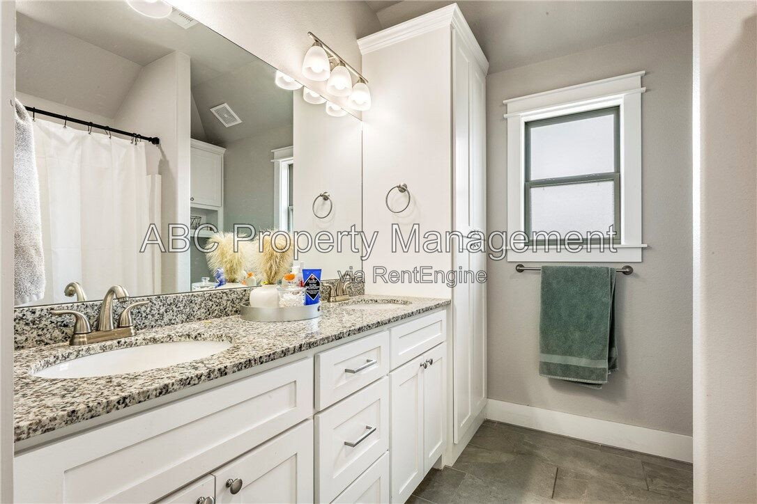 Gallery Image 16