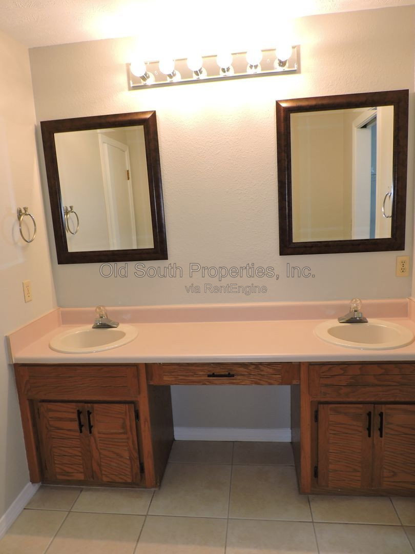 Gallery Image 17