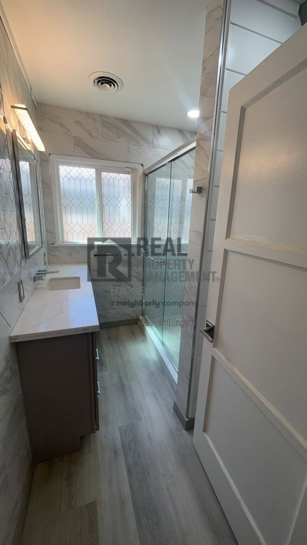 Gallery Image 19
