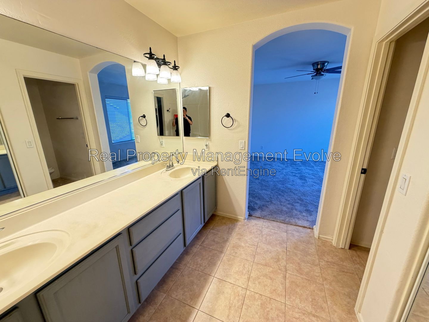 Gallery Image 16