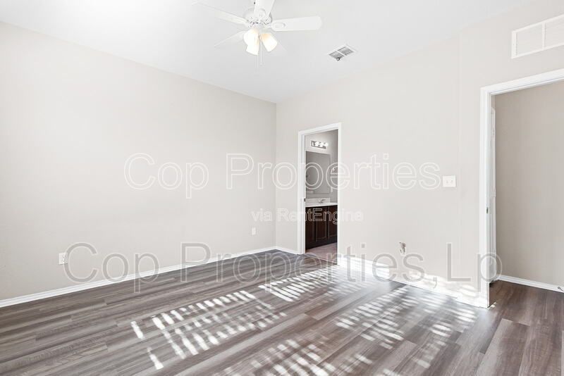 Gallery Image 20