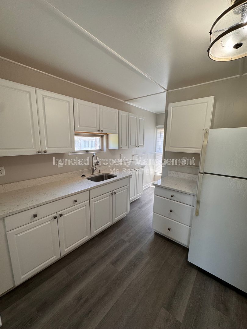 Gallery Image 0