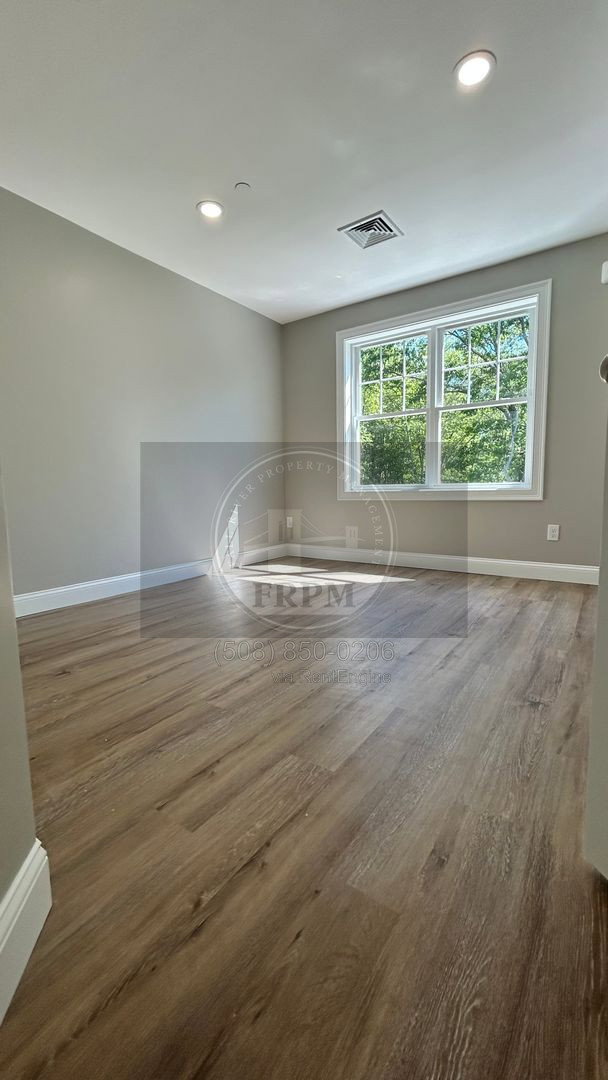 Gallery Image 36