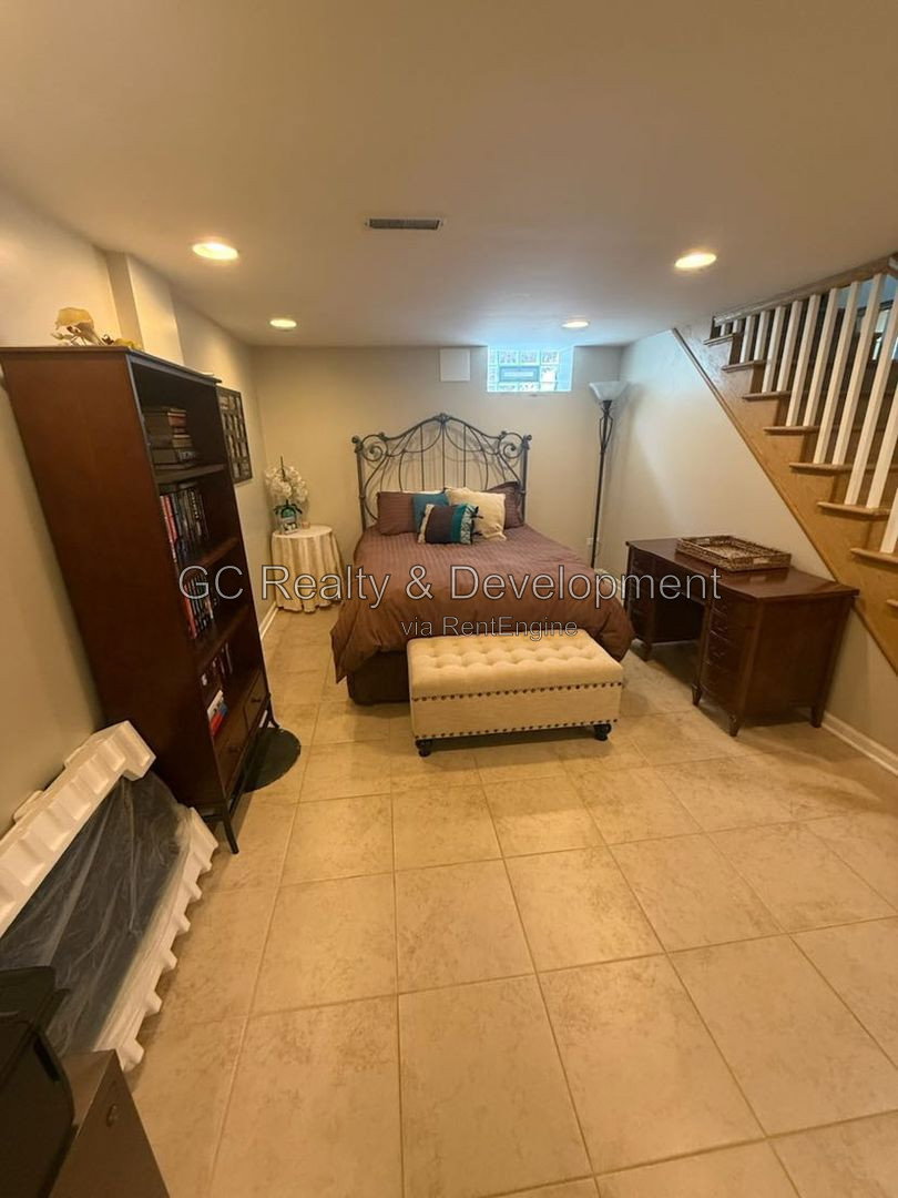 Gallery Image 16
