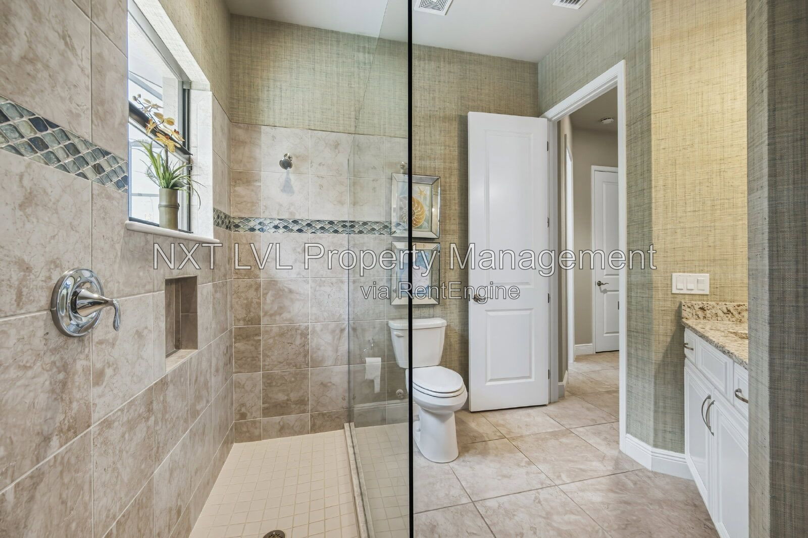 Gallery Image 16