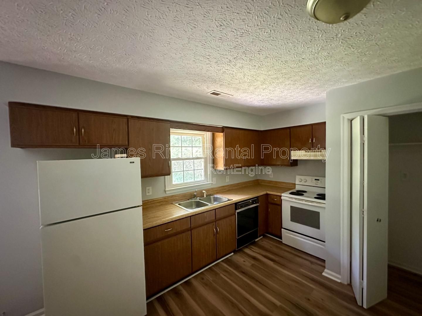Gallery Image 0