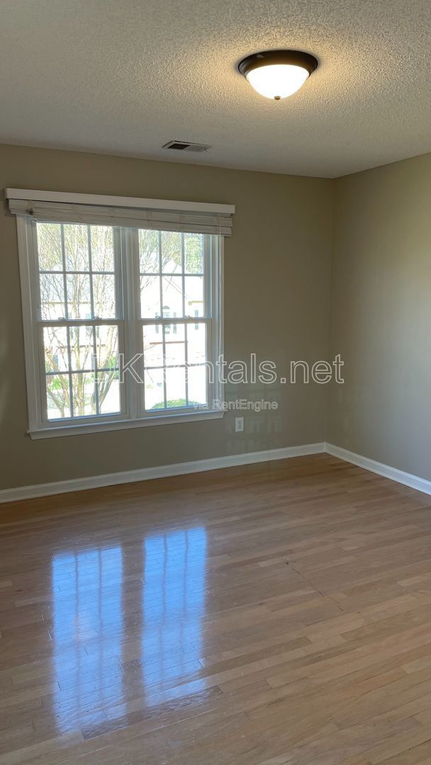 Gallery Image 19