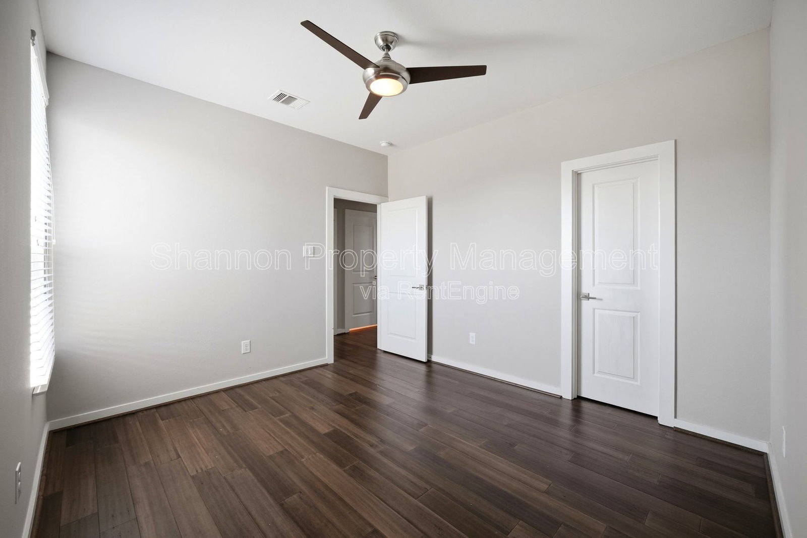 Gallery Image 37