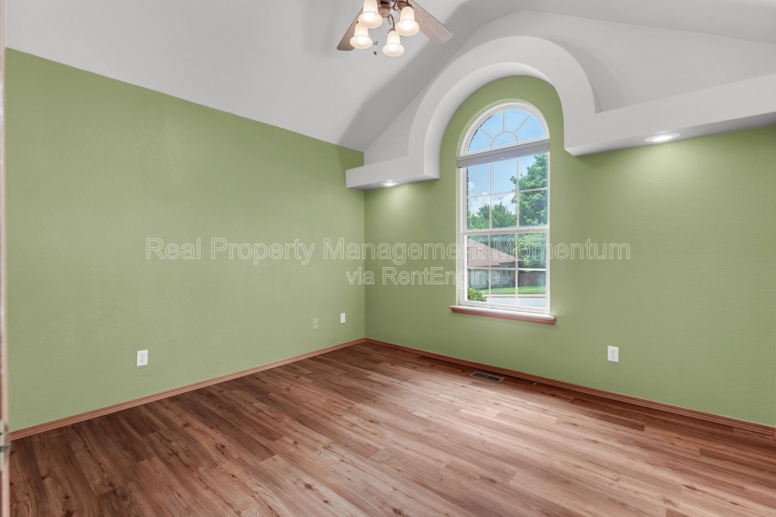 Gallery Image 16