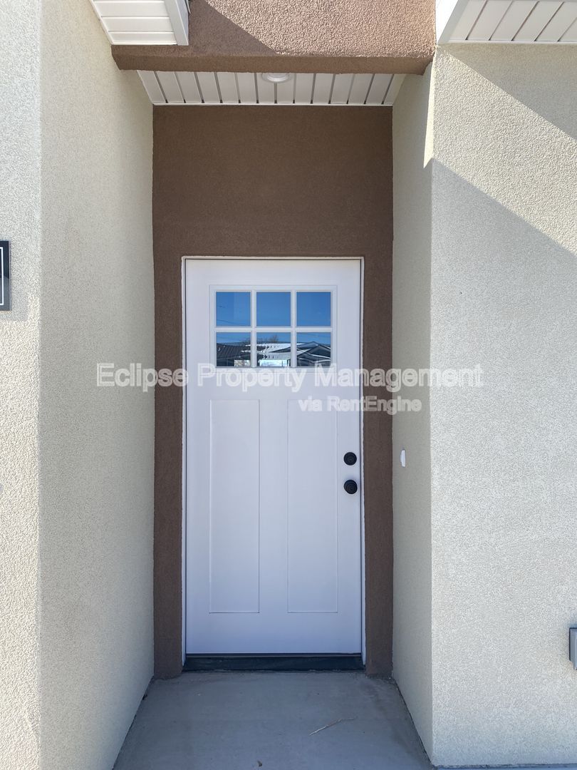 Gallery Image 0