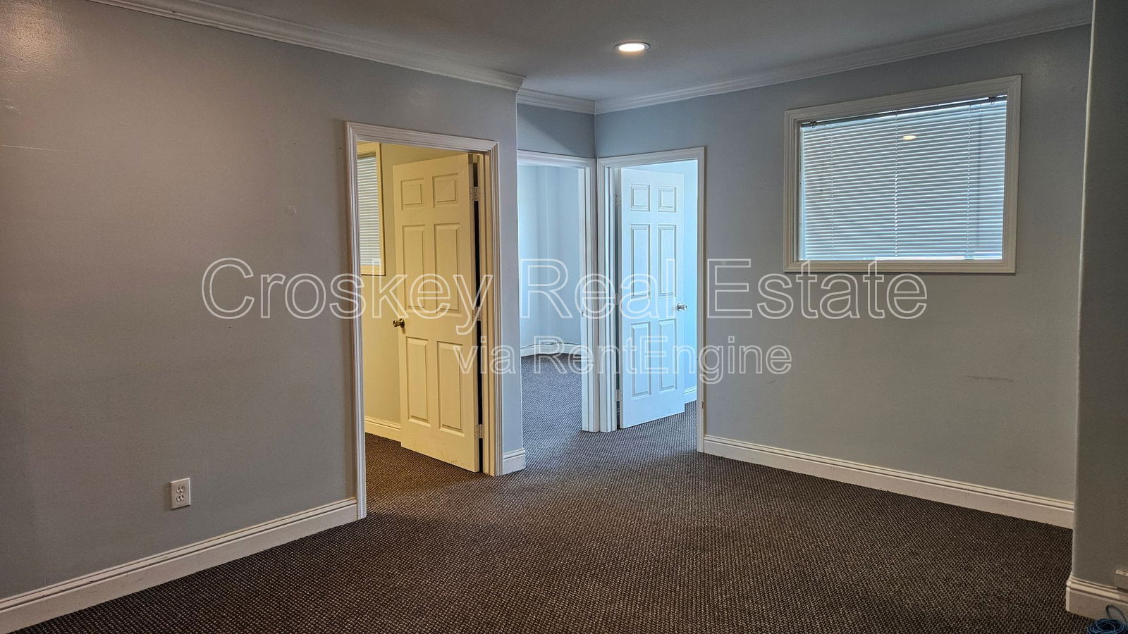 Gallery Image 0