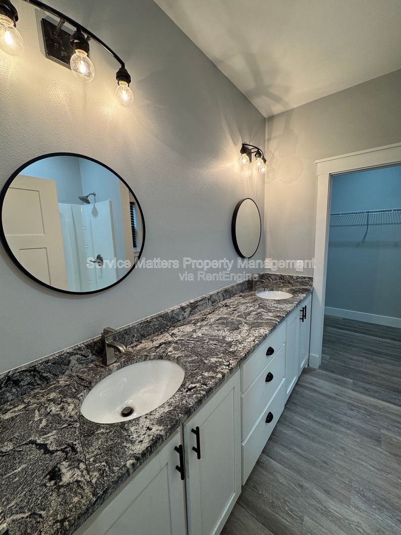 Gallery Image 16