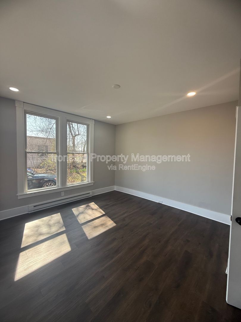 Gallery Image 14