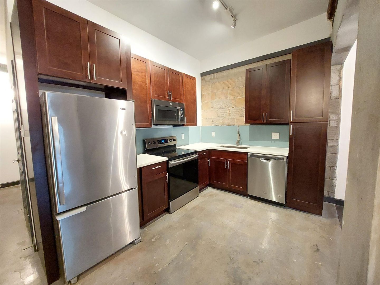 Gallery Image 0
