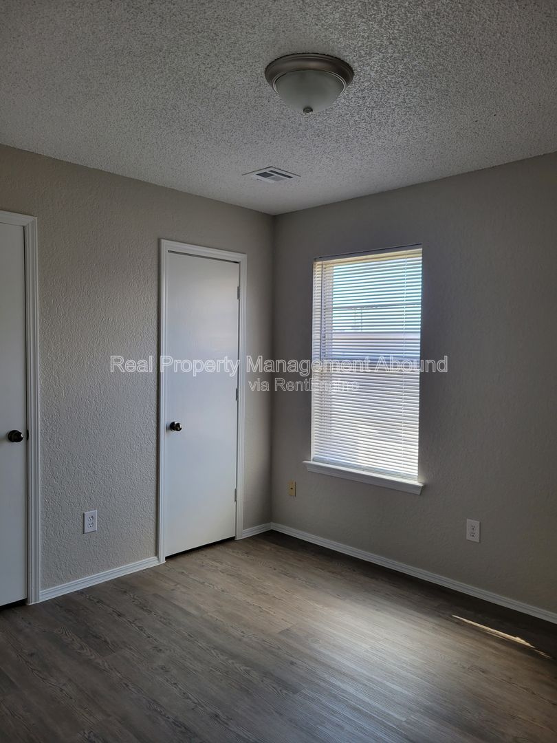 Gallery Image 14