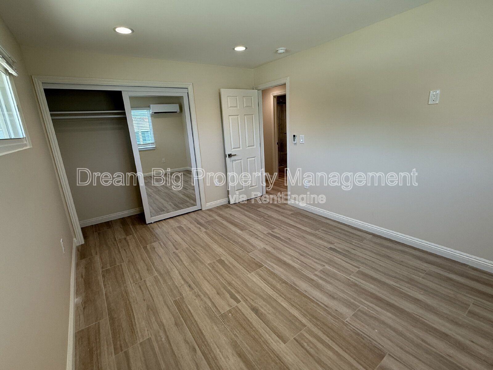 Gallery Image 18