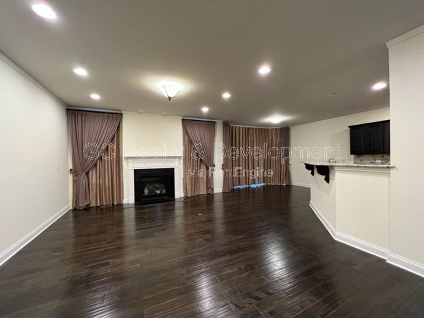 Gallery Image 13