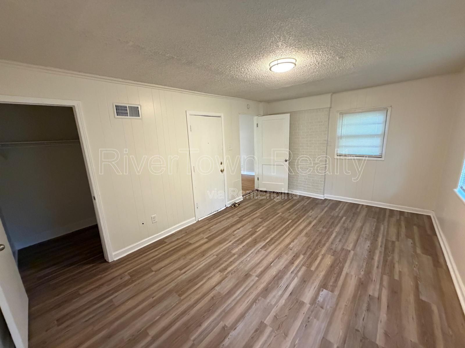 Gallery Image 0