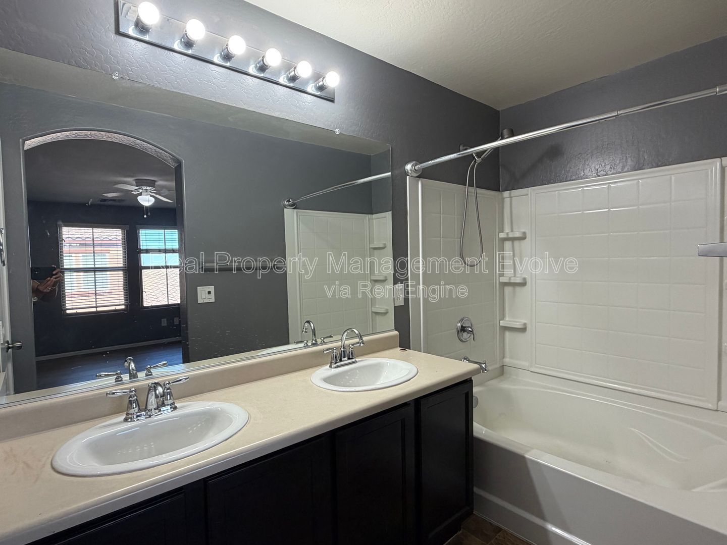Gallery Image 18