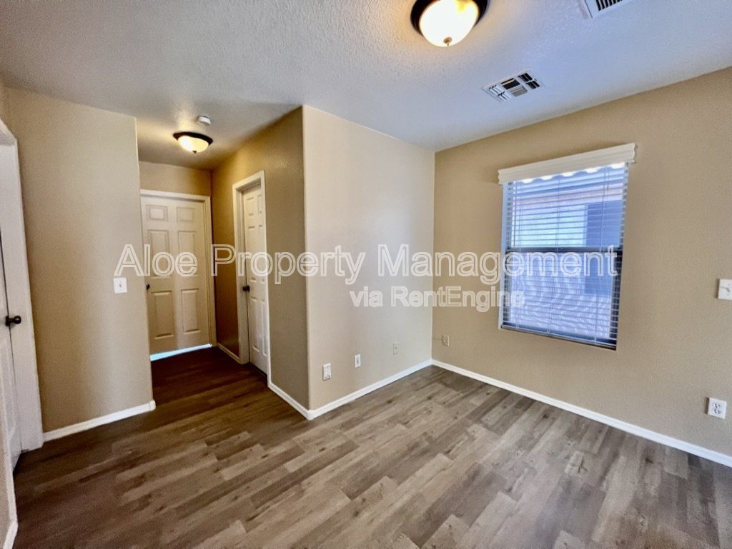 Gallery Image 17