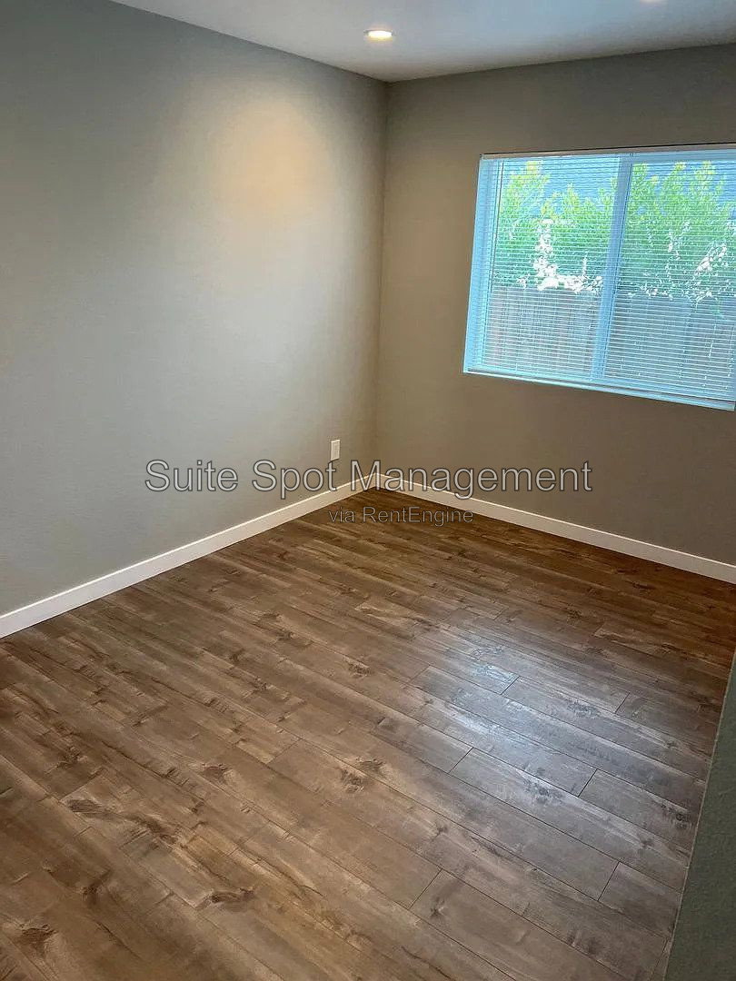 Gallery Image 25
