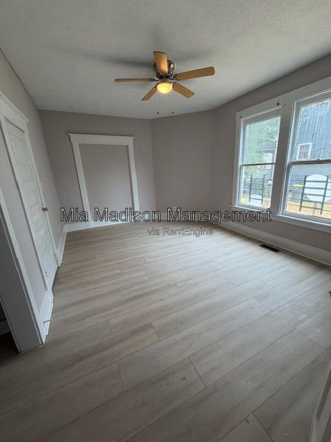 Gallery Image 19