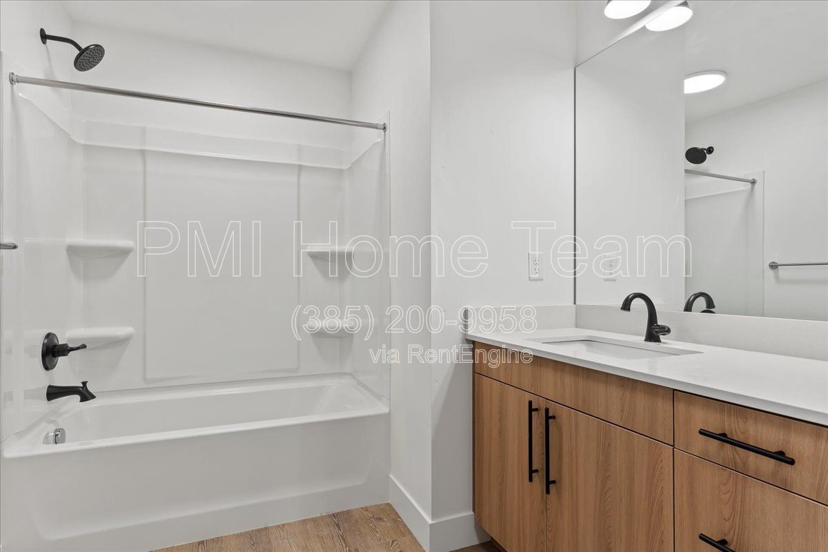Gallery Image 0