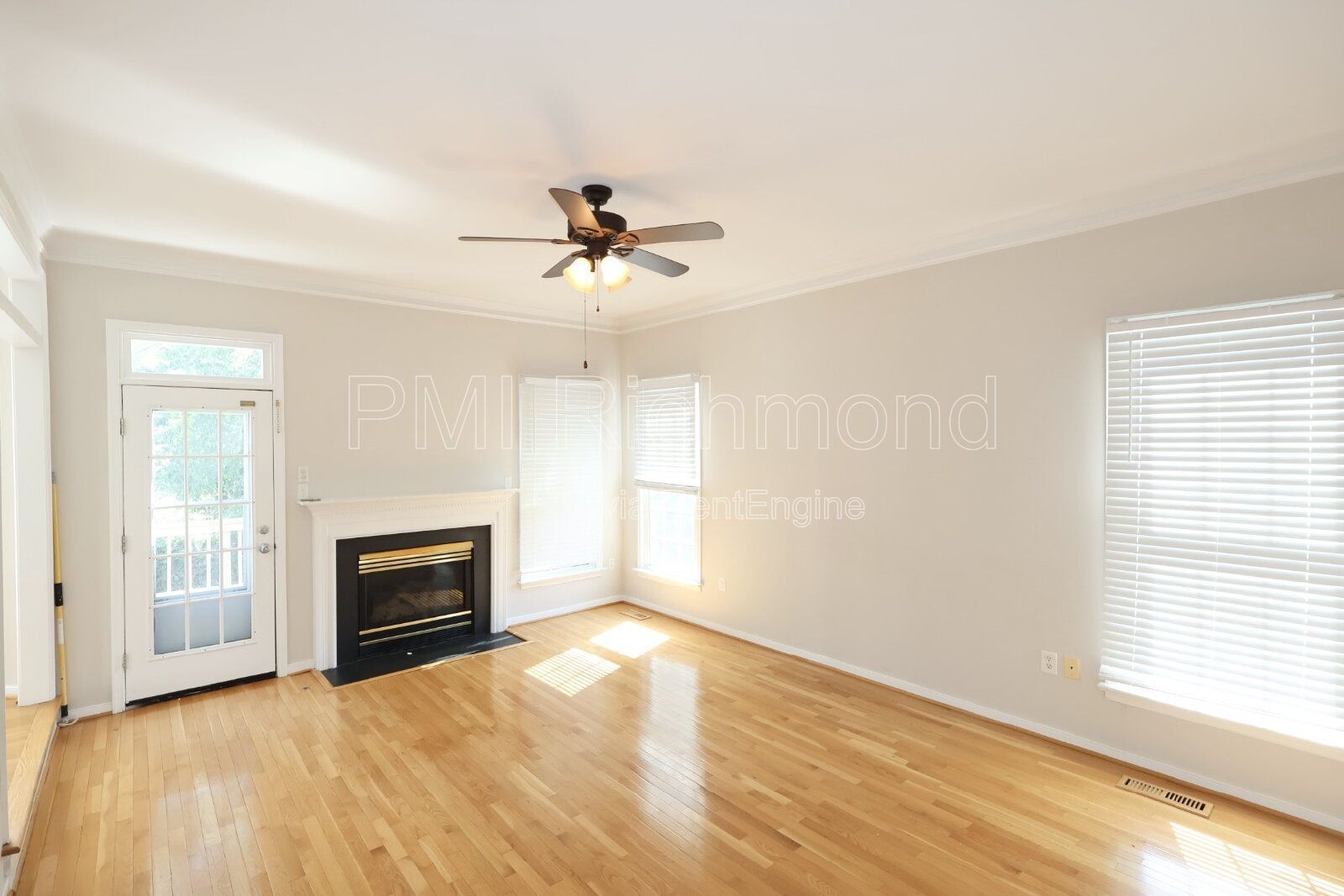 Gallery Image 19