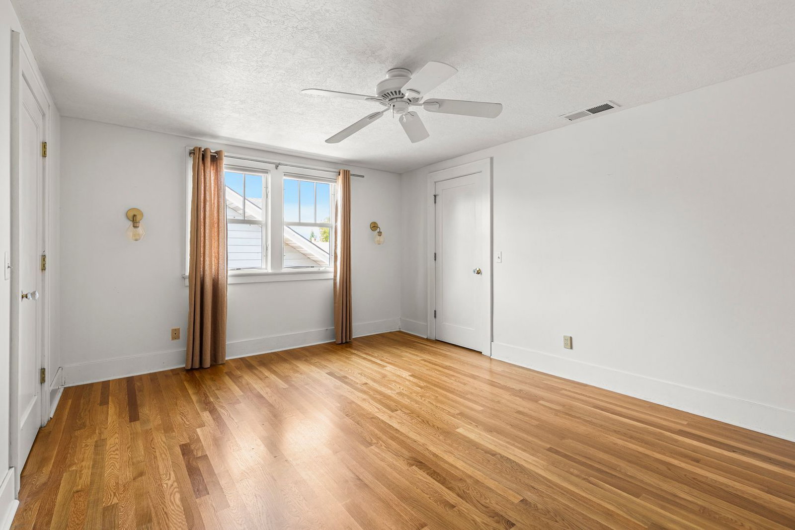 Gallery Image 19